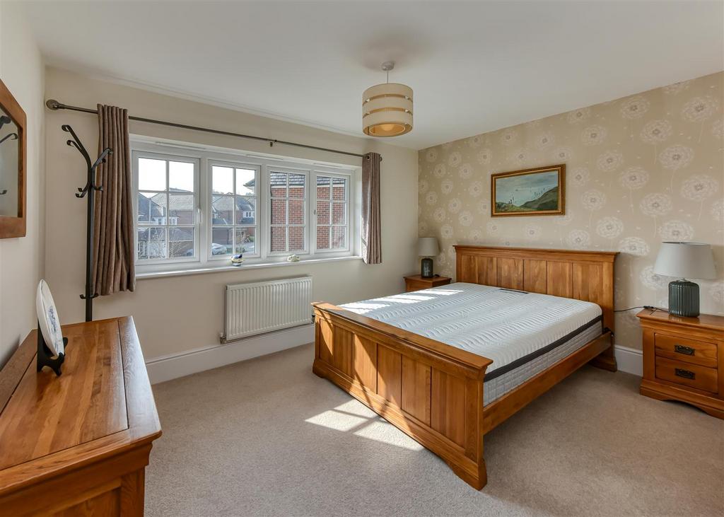 20 Pickwick Gardens-03.jpg