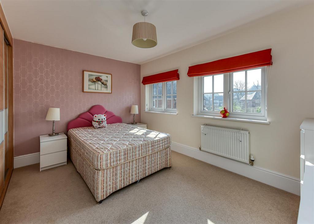 20 Pickwick Gardens-01.jpg