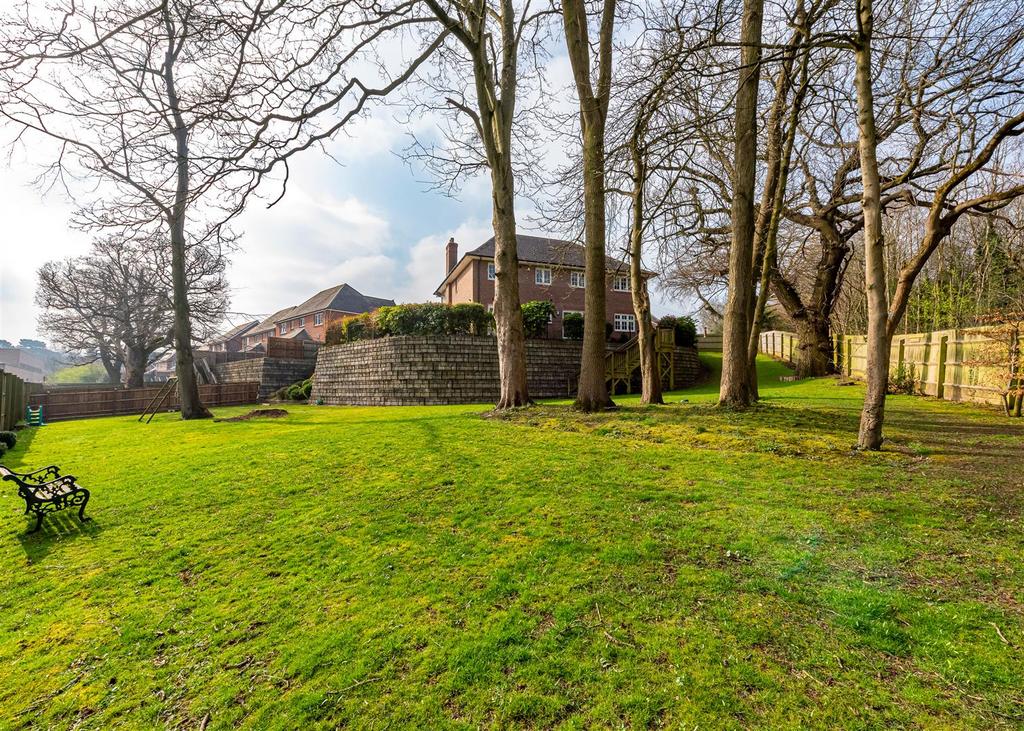 20 Pickwick Gardens-31.jpg