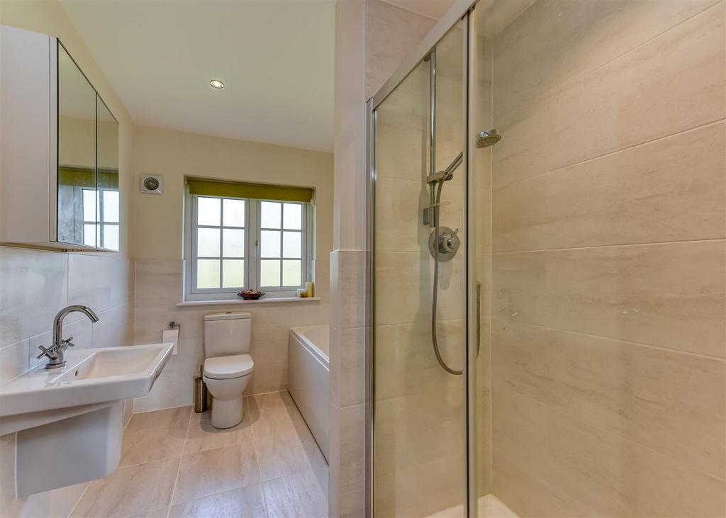 20 Pickwick Gardens-07.jpg