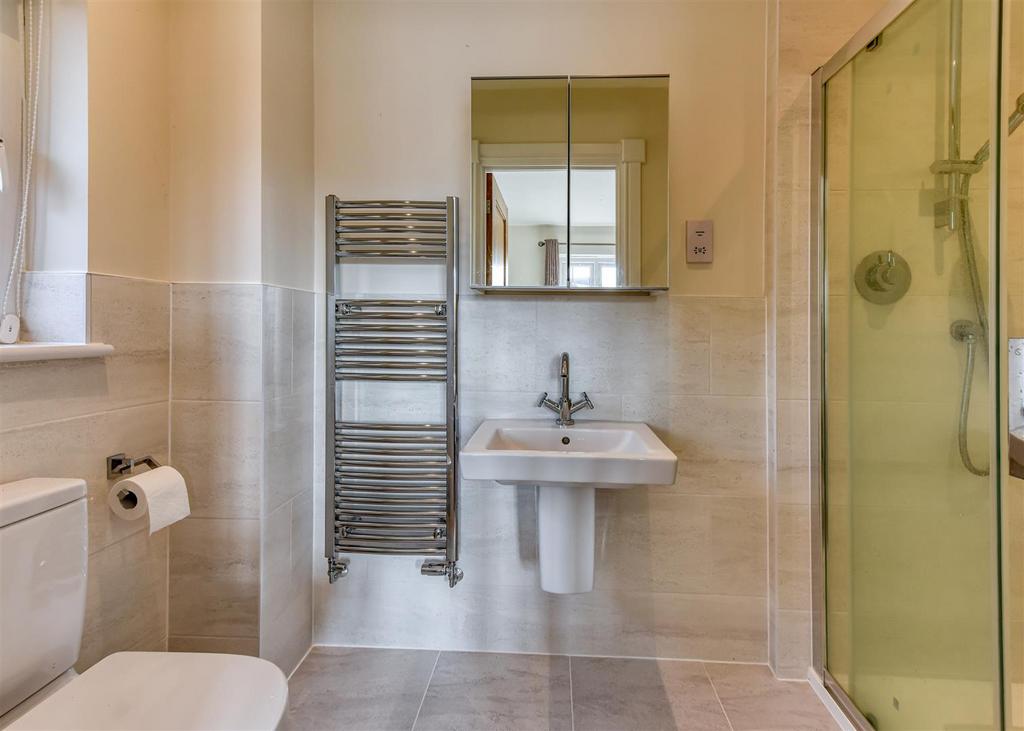 20 Pickwick Gardens-02.jpg