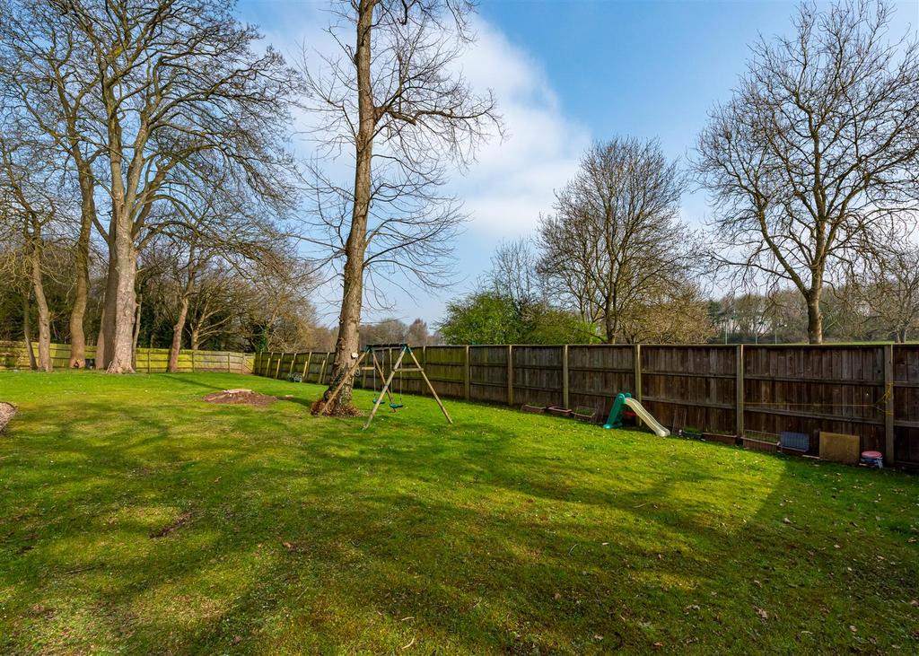 20 Pickwick Gardens-29.jpg