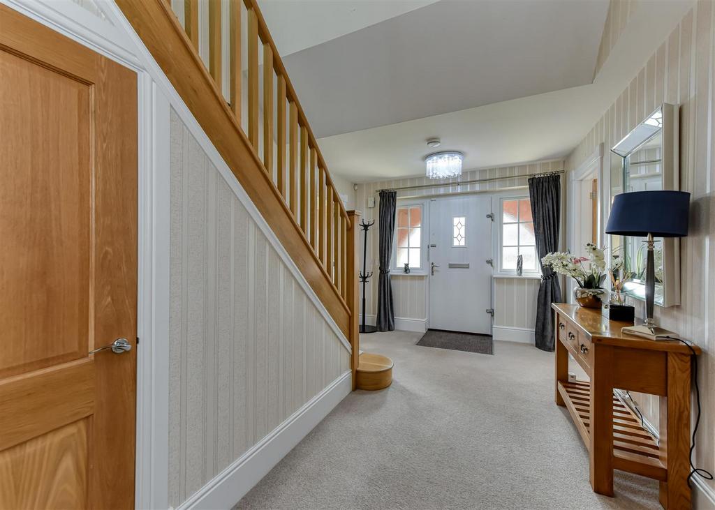 20 Pickwick Gardens-25.jpg