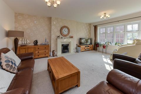 20 Pickwick Gardens, Wolverhampton, WV3 9EH