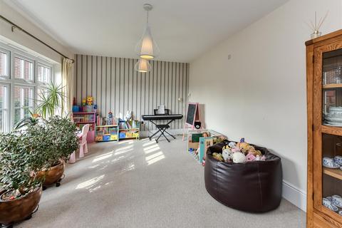 20 Pickwick Gardens, Wolverhampton, WV3 9EH