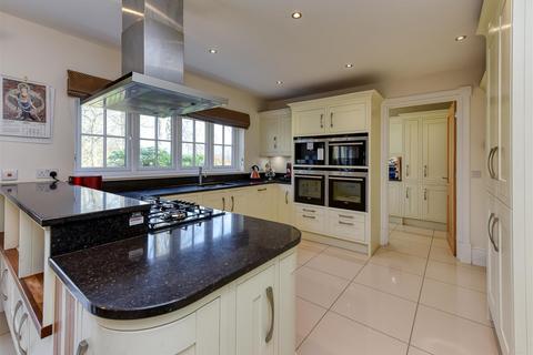 20 Pickwick Gardens, Wolverhampton, WV3 9EH