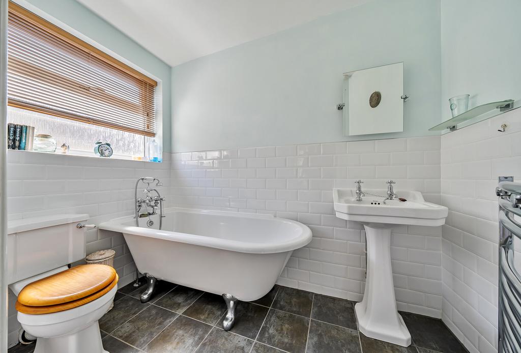 En-Suite Bathroom