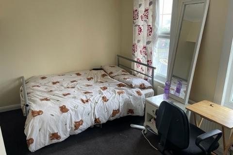 1 bedroom terraced house to rent, Chesterman Street, Reading, Berkshire,