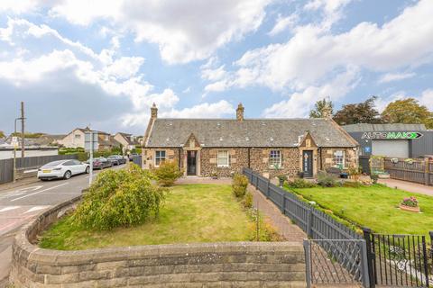 3 bedroom semi-detached bungalow for sale, 140 Glasgow Road, Edinburgh, EH12 8LR