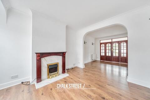 11 Primrose Glen, Hornchurch, RM11 2NL