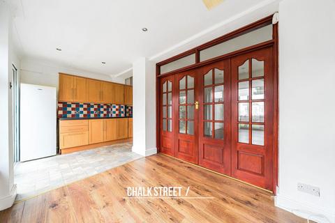 11 Primrose Glen, Hornchurch, RM11 2NL