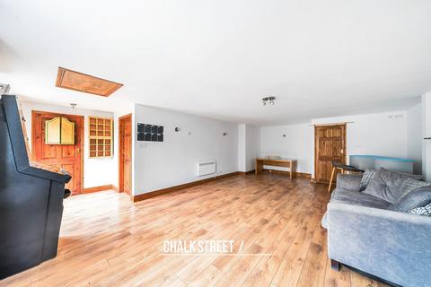 11 Primrose Glen, Hornchurch, RM11 2NL