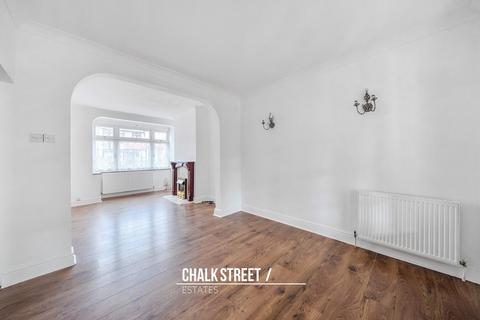 11 Primrose Glen, Hornchurch, RM11 2NL