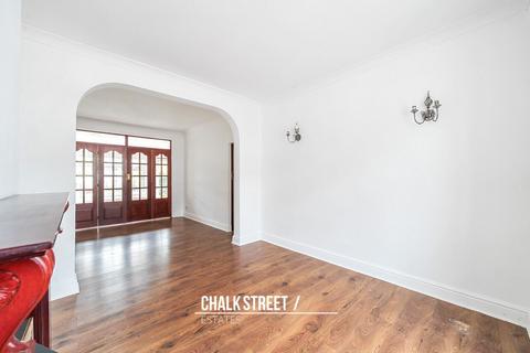 11 Primrose Glen, Hornchurch, RM11 2NL
