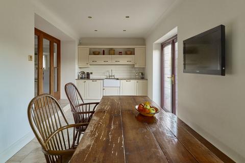 undefined, Denbury Green, Denbury, TQ12