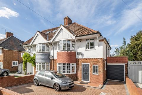 15 Wricklemarsh Road, London, SE3 0NF
