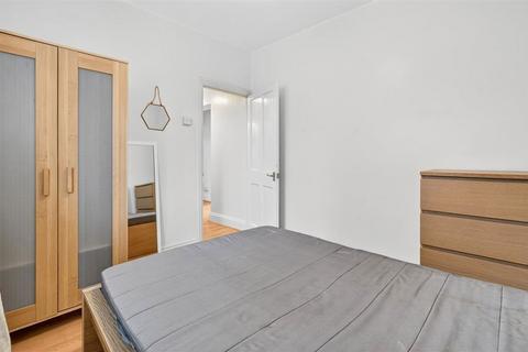 3 bedroom flat to rent, Weston Street, London SE1
