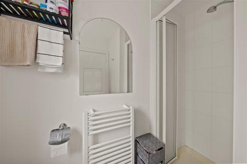 43 School Meadow, Guildford, GU2 8GY