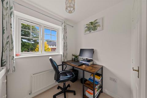 43 School Meadow, Guildford, GU2 8GY
