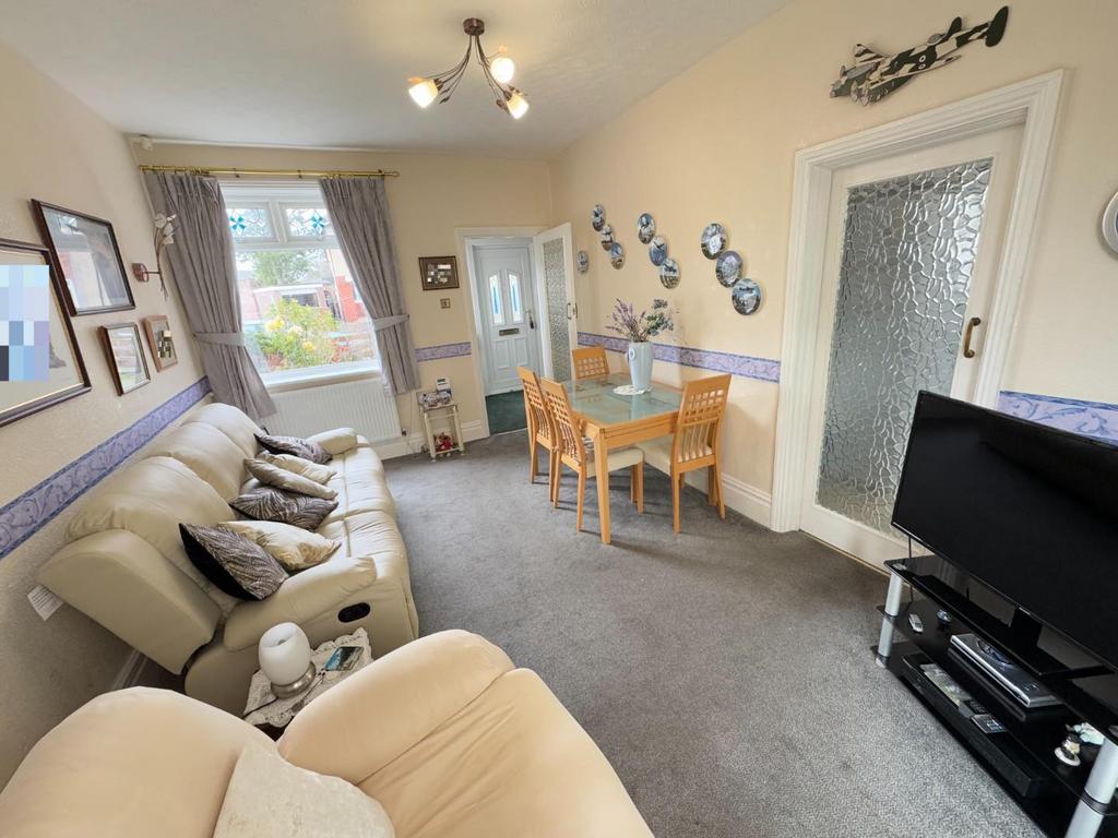SITTING & DINING ROOM