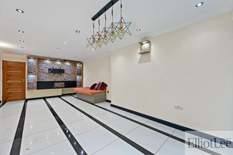 undefined, Robb Road, Stanmore HA7