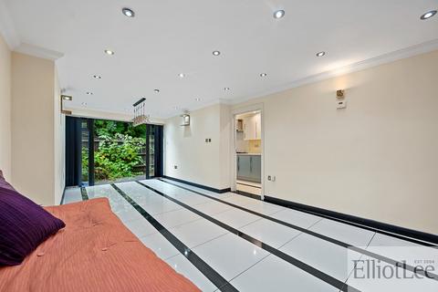 undefined, Robb Road, Stanmore HA7