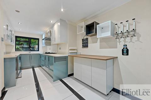 undefined, Robb Road, Stanmore HA7