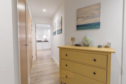 2 bedroom flat for sale, Ifield Road, Crawley RH11