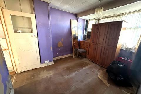 68 Southcote Avenue, Feltham, TW13 4EG