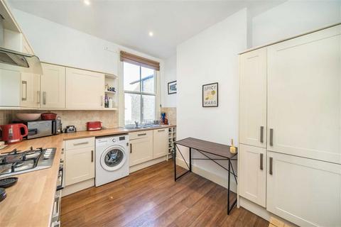 2 bedroom flat for sale, Mysore Road, London SW11