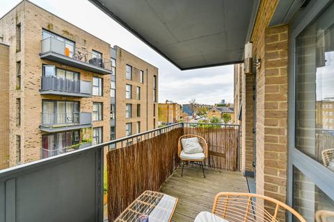 2 bedroom flat to rent, Hythe House, Finsbury Park, London, N4