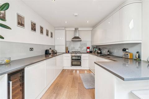 3 bedroom terraced house for sale, Bromells Road, SW4