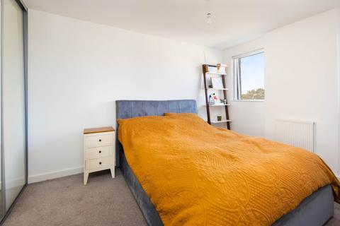 1 bedroom flat for sale, London Lane, London, E8