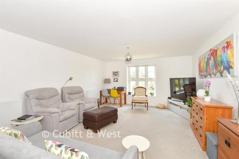 2 bedroom flat for sale, Bramley Vale, Cranleigh, Surrey