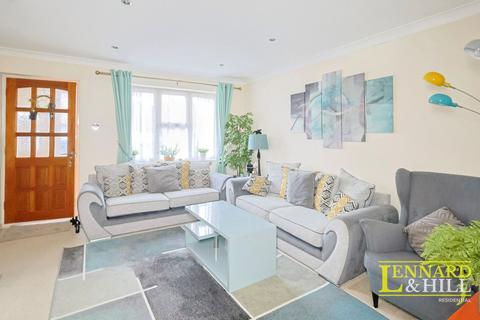 3 bedroom semi-detached house for sale, Wingfield, Grays RM17