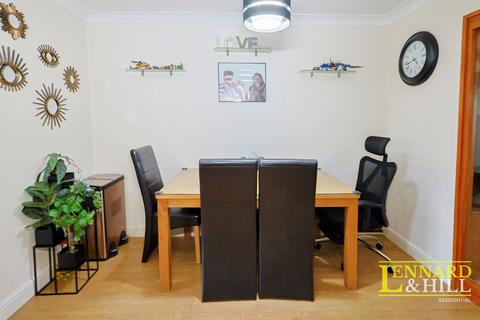 3 bedroom semi-detached house for sale, Wingfield, Grays RM17