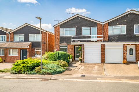 4 bedroom semi-detached house for sale, Garden Court, St. Albans AL4