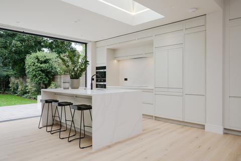 6 bedroom semi-detached house to rent, Courthope Road, Wimbledon Village SW19