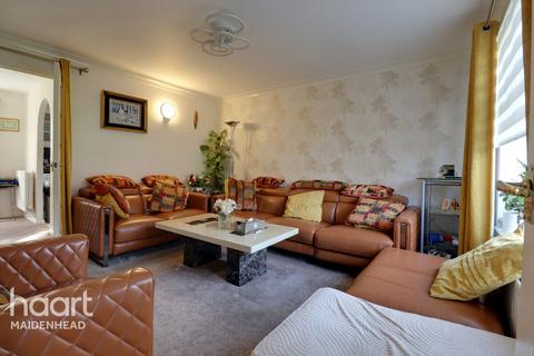 undefined, Pakenham Road, BRACKNELL