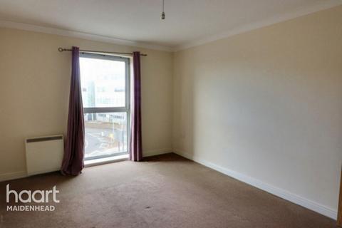 undefined, Kelvin Gate, BRACKNELL