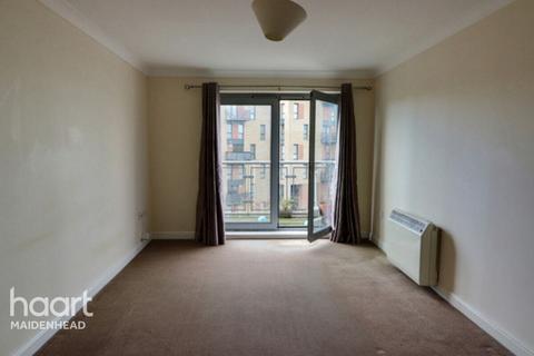 undefined, Kelvin Gate, BRACKNELL