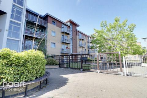 Kelvin Gate, BRACKNELL
