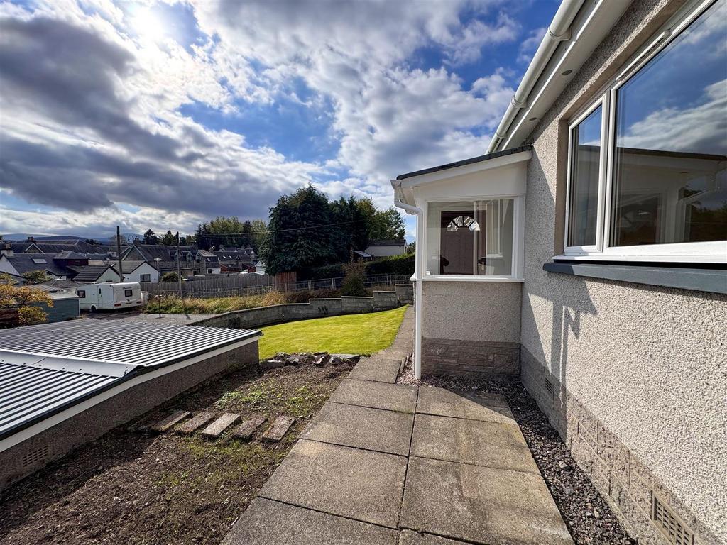 Front Garden1.jpg