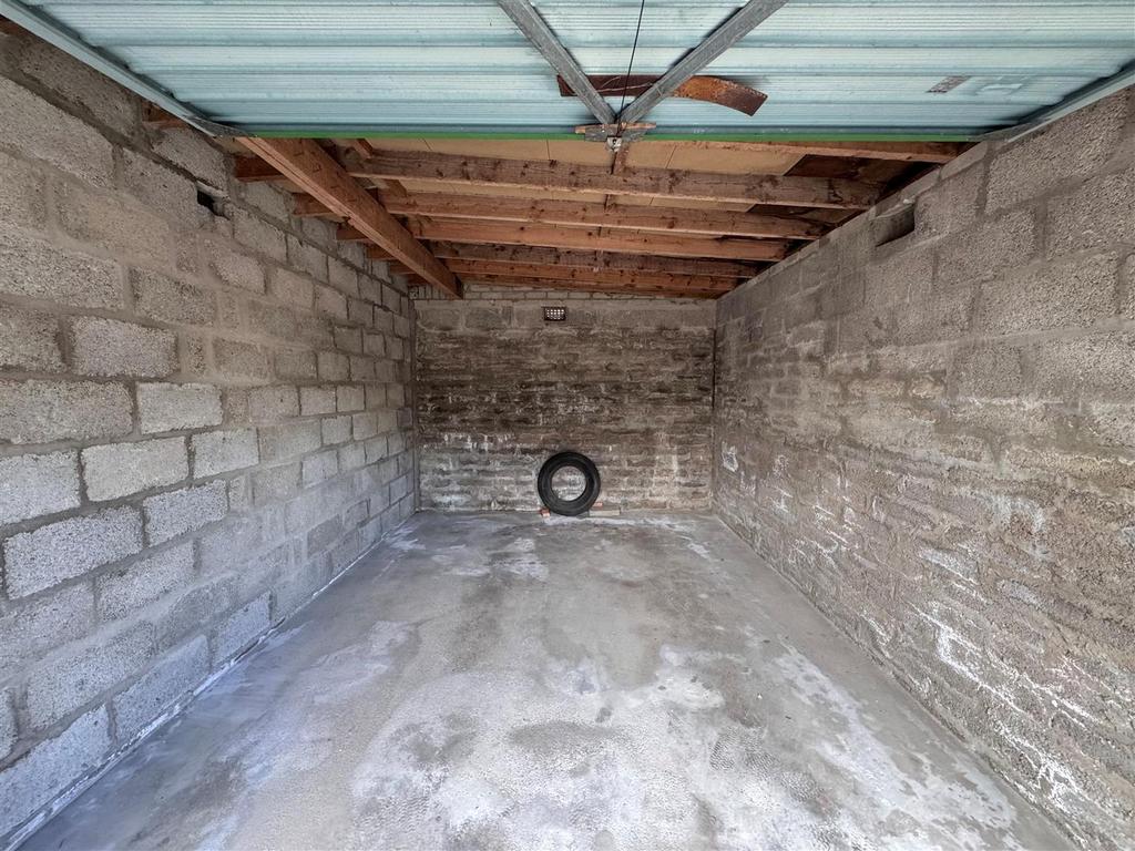 Garage Internal.jpg