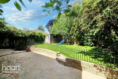 undefined, Holly Spring Lane, BRACKNELL