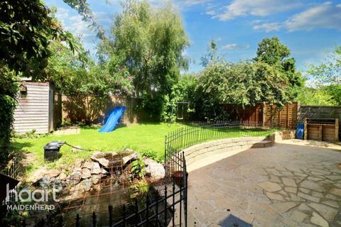 undefined, Holly Spring Lane, BRACKNELL