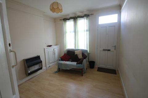2 bedroom terraced house to rent, Ullswater Street, Leicester