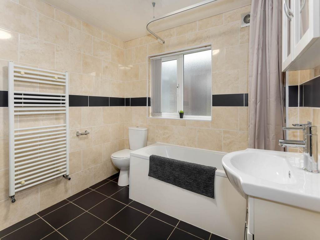 Main bathroom