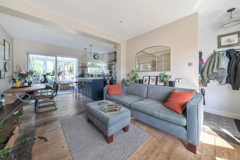 18 Bradley Road, London, SE19 3NS