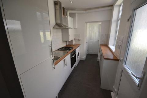 3 bedroom terraced house to rent, Grasmere Street, Leicester